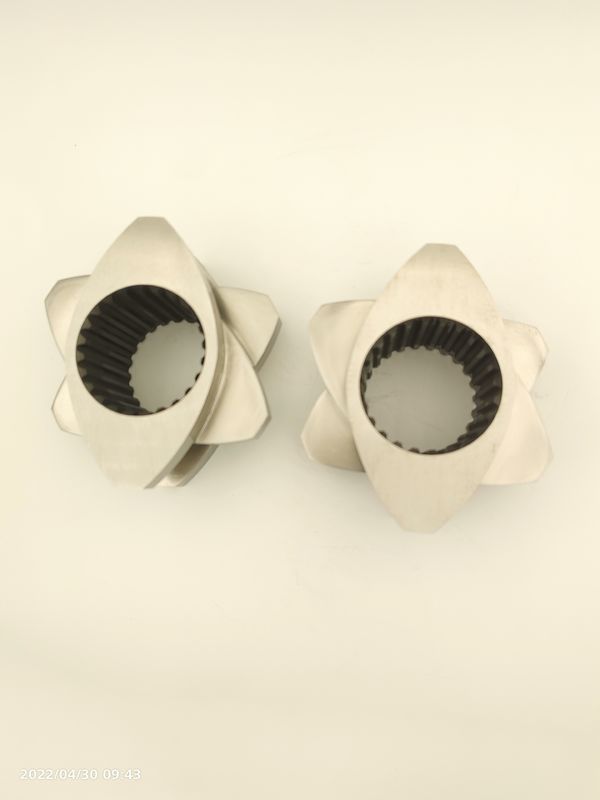 เครื่องผลักดันสกรูคู่ Elemenet Kneading Block Meshing Block ทนทานต่อการกัดกร่อนและสวม