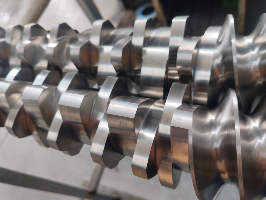 ชิ้นส่วนสกรูเครื่องอัดรีดแบบสกรูคู่ STS 95 พร้อมใบรับรอง ISO 9001 และตัวเลือกที่ปรับแต่งได้