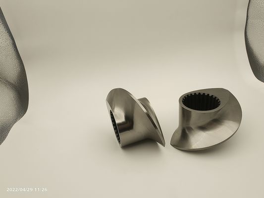 อุปกรณ์เสริมเครื่องบดกรีเนียเตอร์ Twin Screw Extruder Granulator Meshing Covey Screw Element จาก 12 มม -300 มม