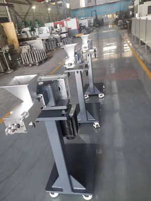 เครื่องบดหมุนร่วม Twin Screw Extruder Machine Parts ชาฟท์สกรูเซ็กต์ บาร์เรลและฟีเดอร์ข้าง